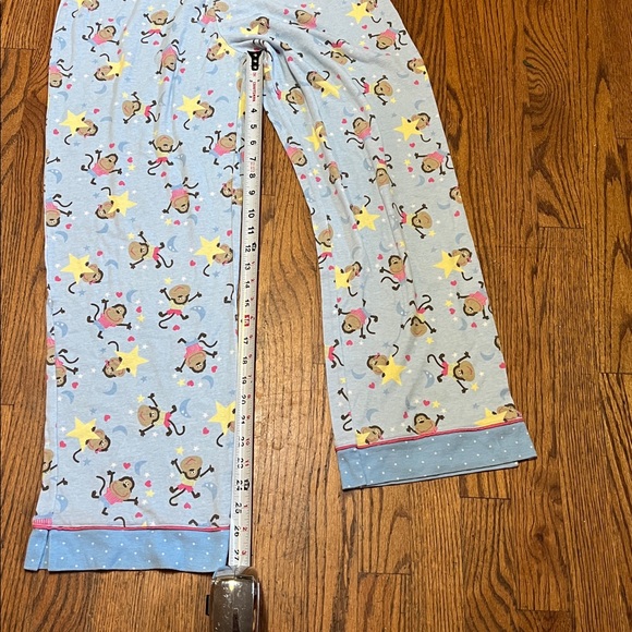 Women’s pajama set size medium - Picture 7 of 8